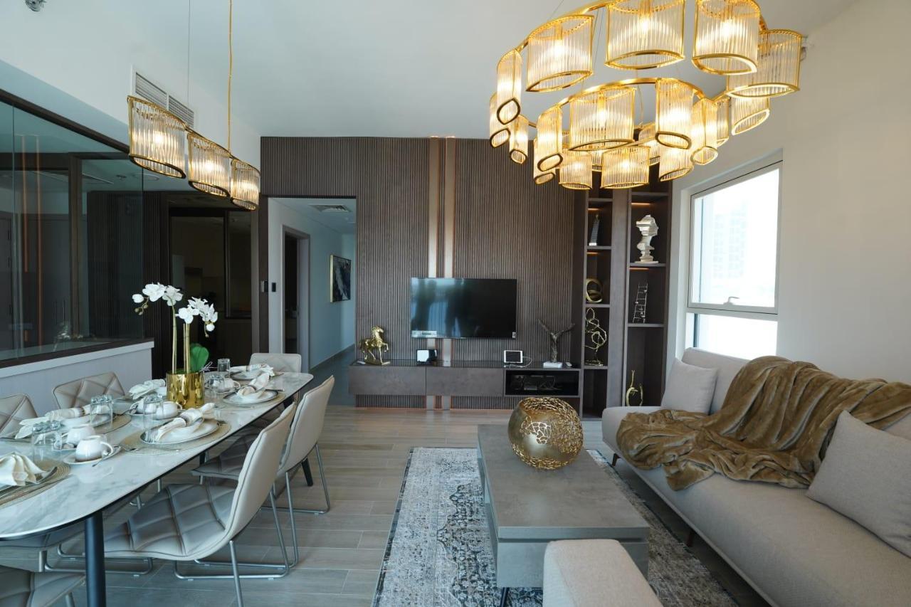 Smart Living Apartment *